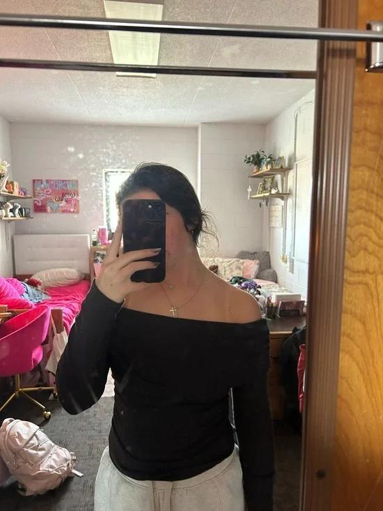 Off-Shoulder Ribbed Crop Top - Black - Picture 2 of 2